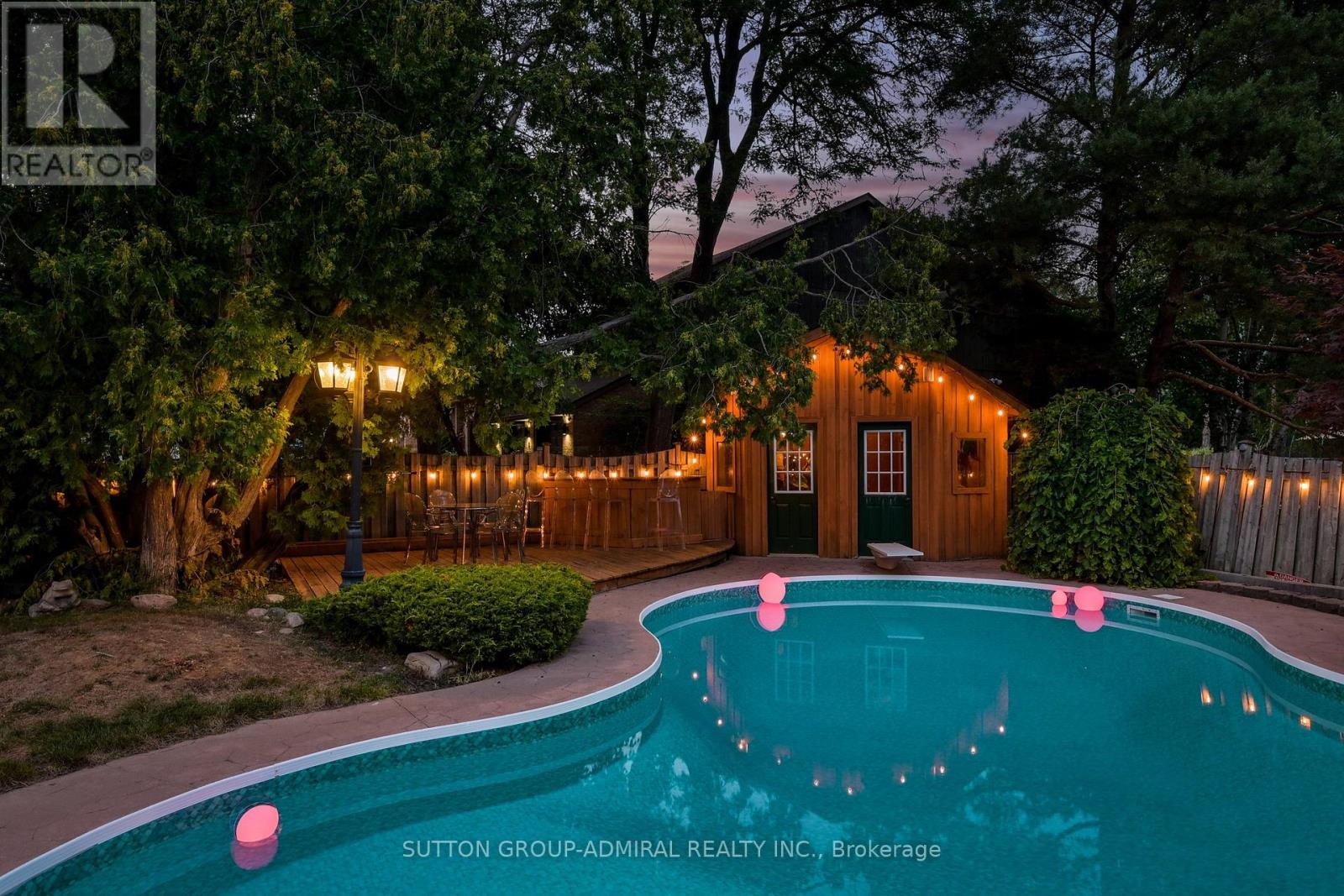 18 Tannery Court, Richmond Hill, Ontario  L4C 7V4 - Photo 6 - N12483686