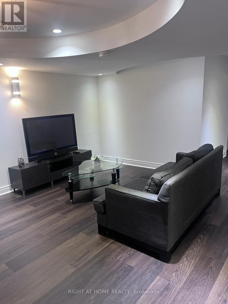 187 Redstone Road, Richmond Hill, Ontario  L4S 1X7 - Photo 3 - N12490812