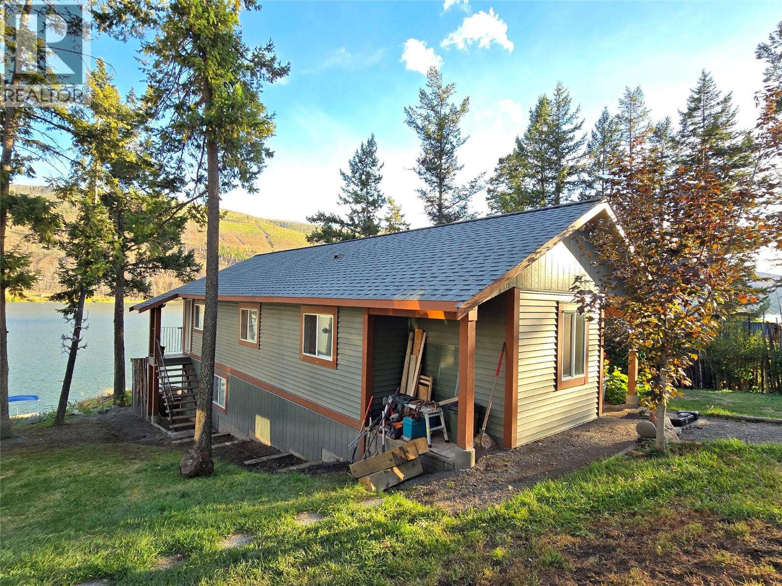 2438 Loon Lake Road, Loon Lake, British Columbia