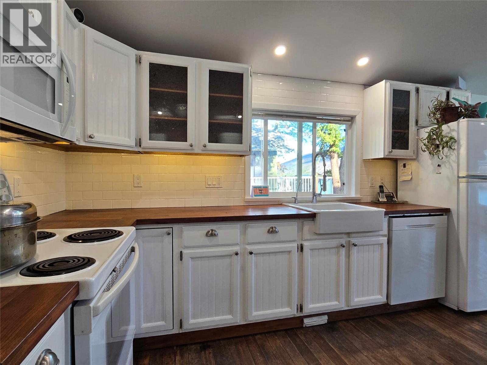 2438 Loon Lake Road, Loon Lake, British Columbia  V0K 1H1 - Photo 10 - 10367108