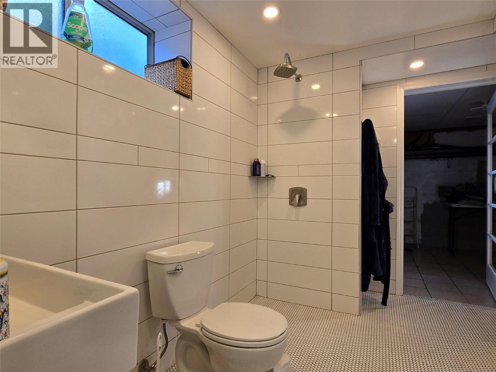 2438 Loon Lake Road, Loon Lake, British Columbia  V0K 1H1 - Photo 19 - 10367108