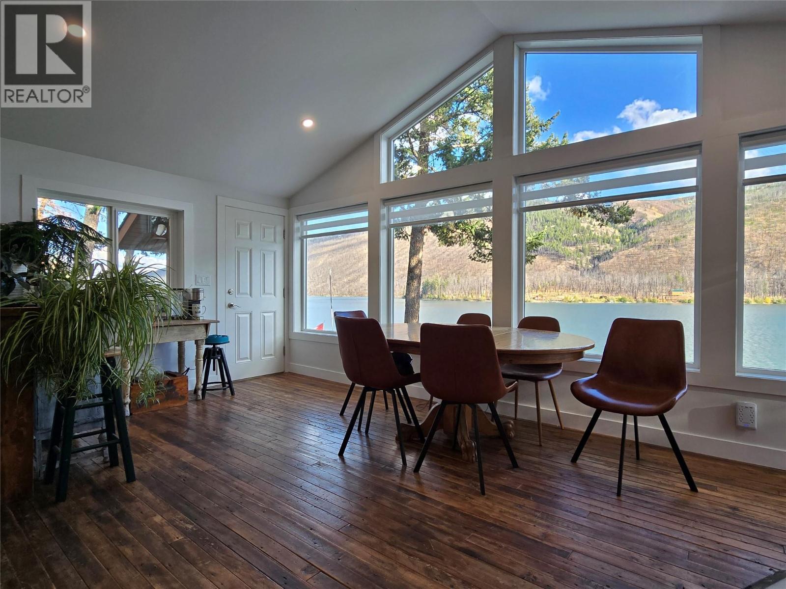 2438 Loon Lake Road, Loon Lake, British Columbia  V0K 1H1 - Photo 3 - 10367108