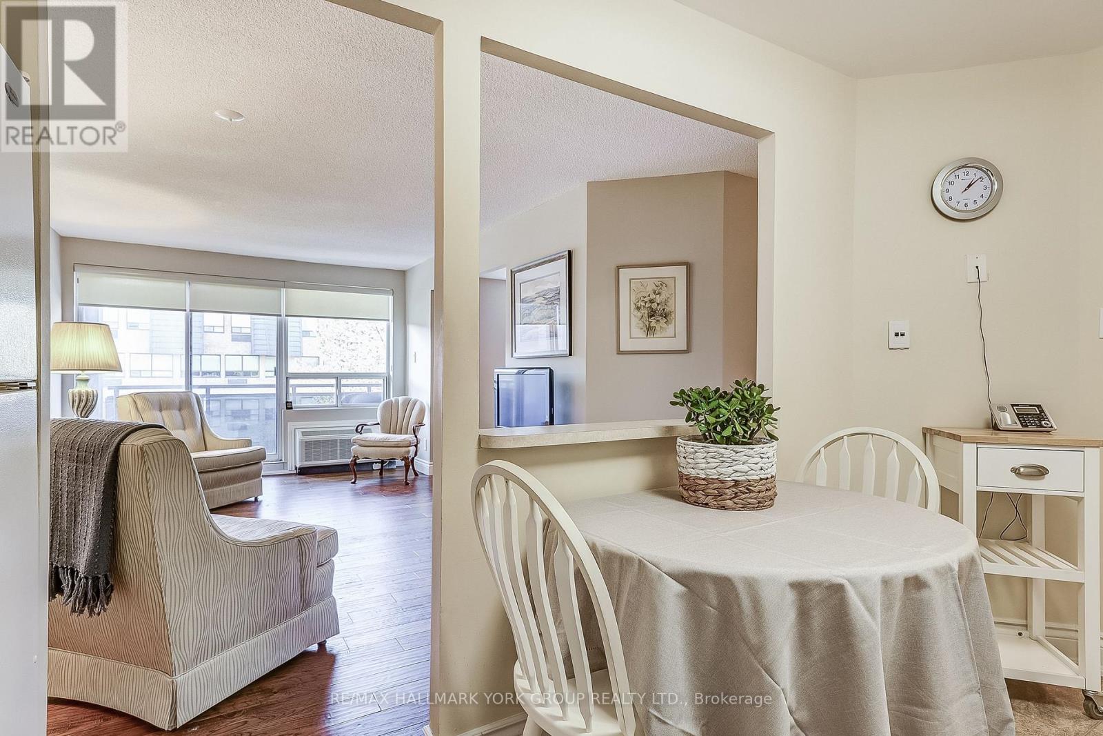 308 - 155 Main Street, Newmarket, Ontario  L3Y 8C2 - Photo 11 - N12493424