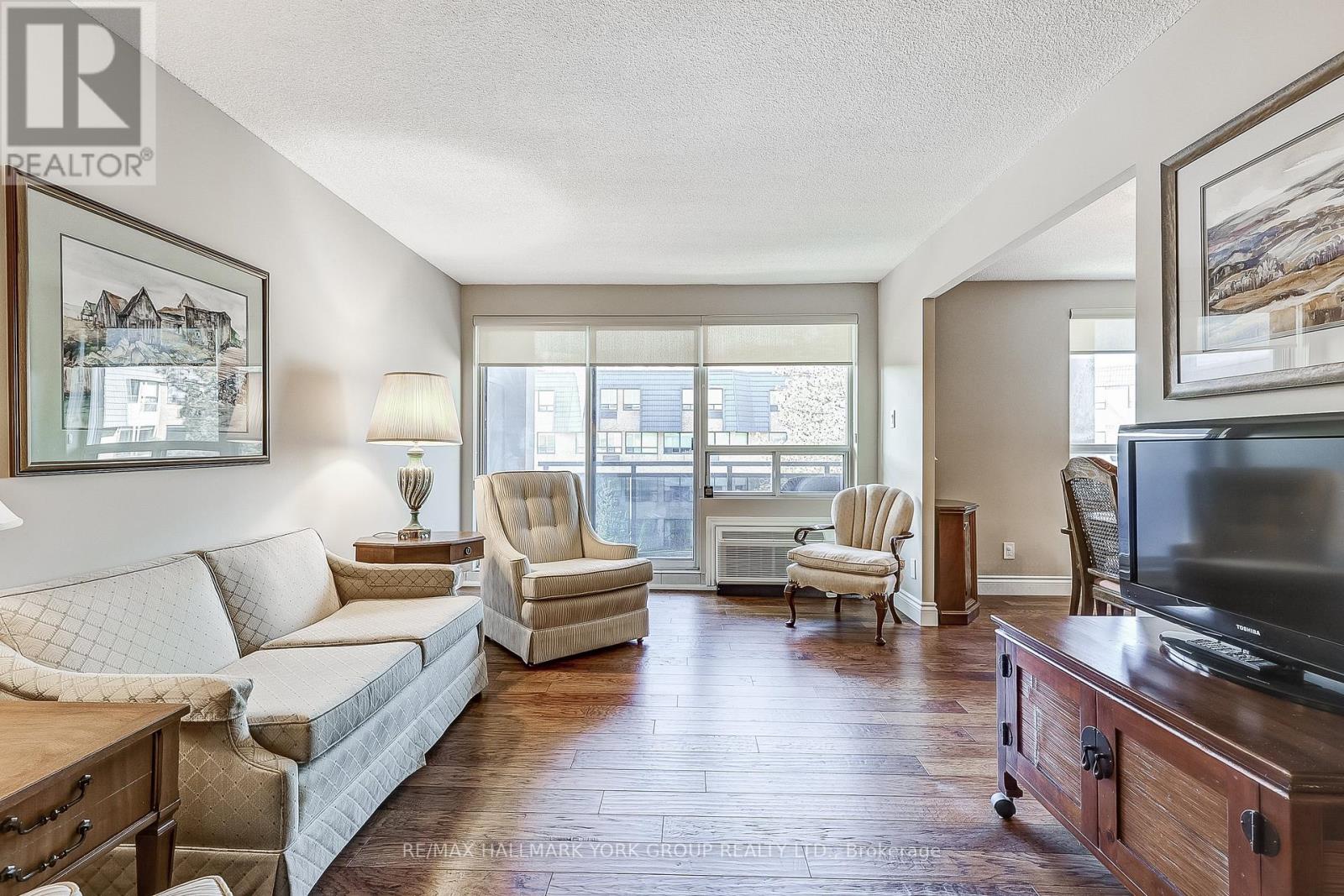 308 - 155 Main Street, Newmarket, Ontario  L3Y 8C2 - Photo 3 - N12493424