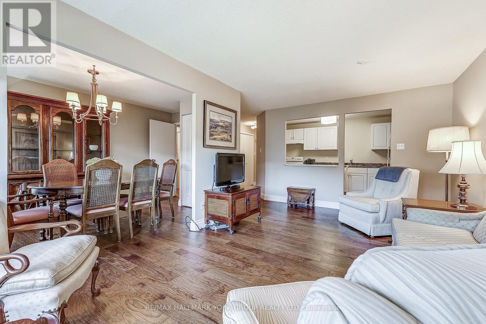 308 - 155 Main Street, Newmarket, Ontario  L3Y 8C2 - Photo 6 - N12493424