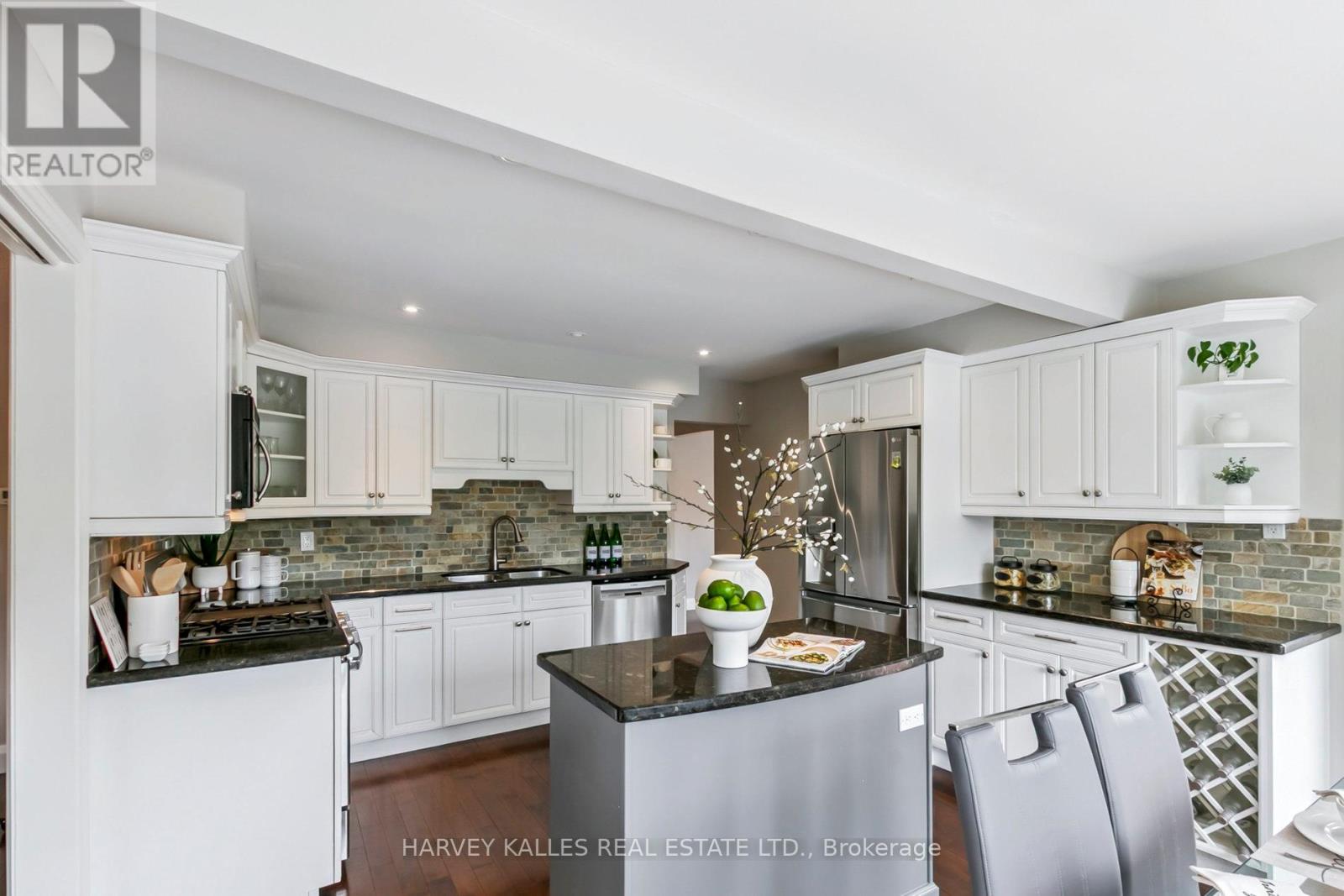 92 Golf Links Drive, Aurora, Ontario  L4G 3V3 - Photo 13 - N12493514