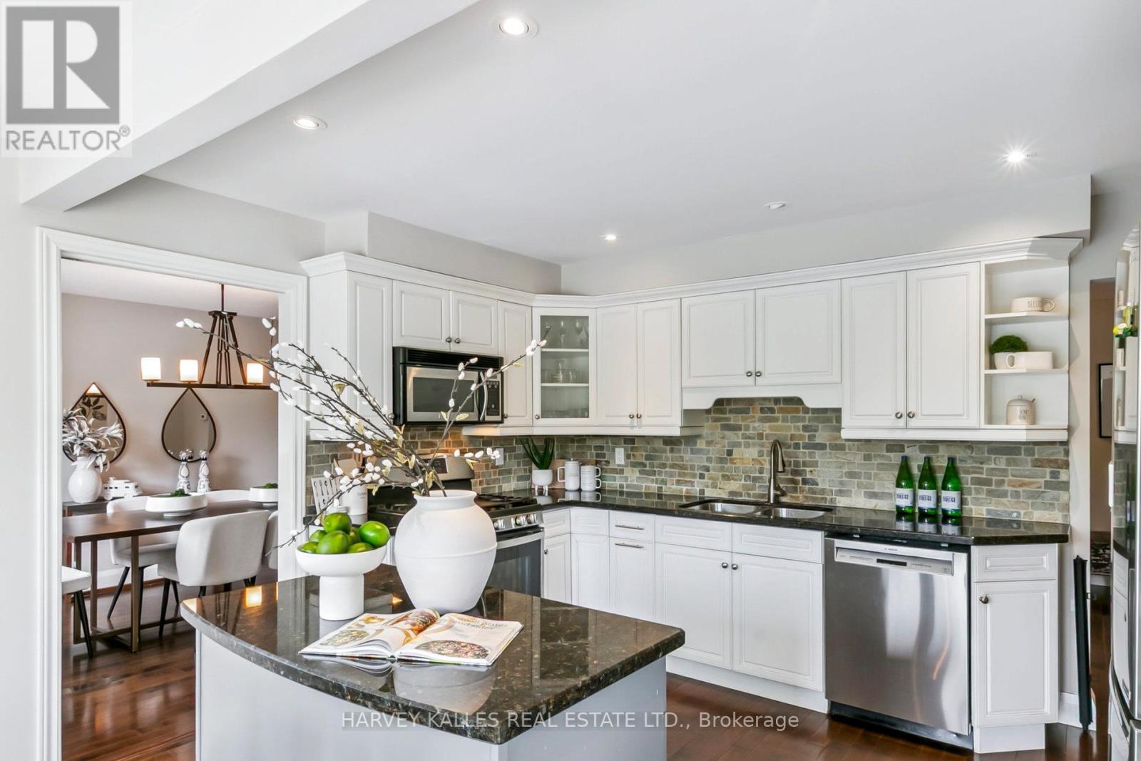 92 Golf Links Drive, Aurora, Ontario  L4G 3V3 - Photo 16 - N12493514