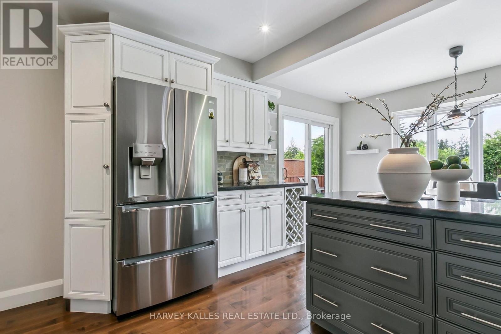 92 Golf Links Drive, Aurora, Ontario  L4G 3V3 - Photo 20 - N12493514