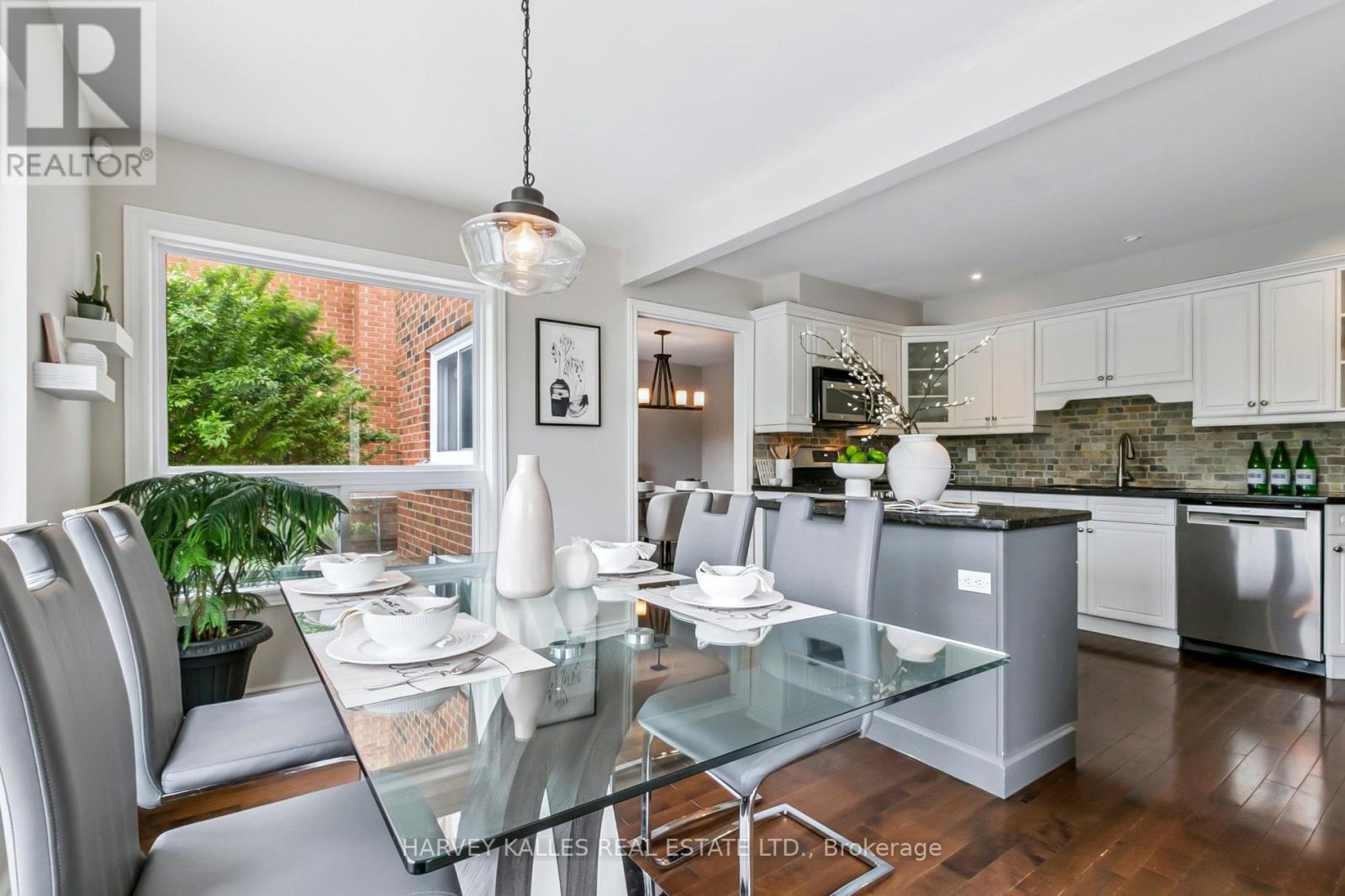 92 Golf Links Drive, Aurora, Ontario  L4G 3V3 - Photo 24 - N12493514