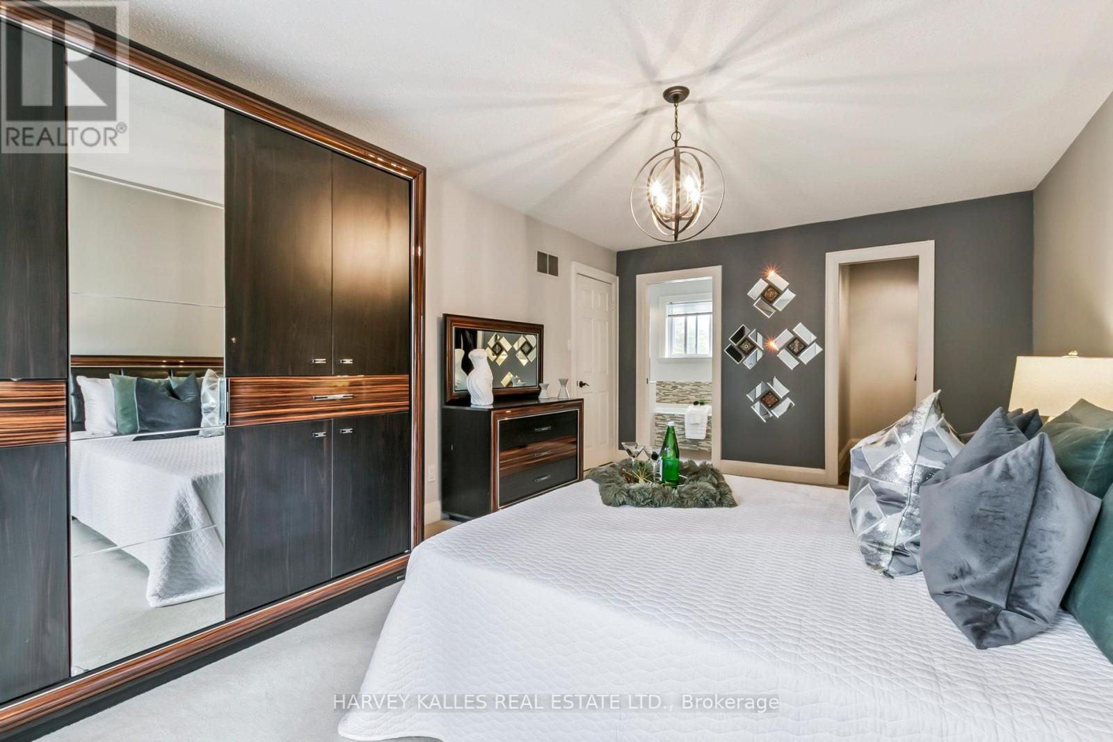 92 Golf Links Drive, Aurora, Ontario  L4G 3V3 - Photo 33 - N12493514