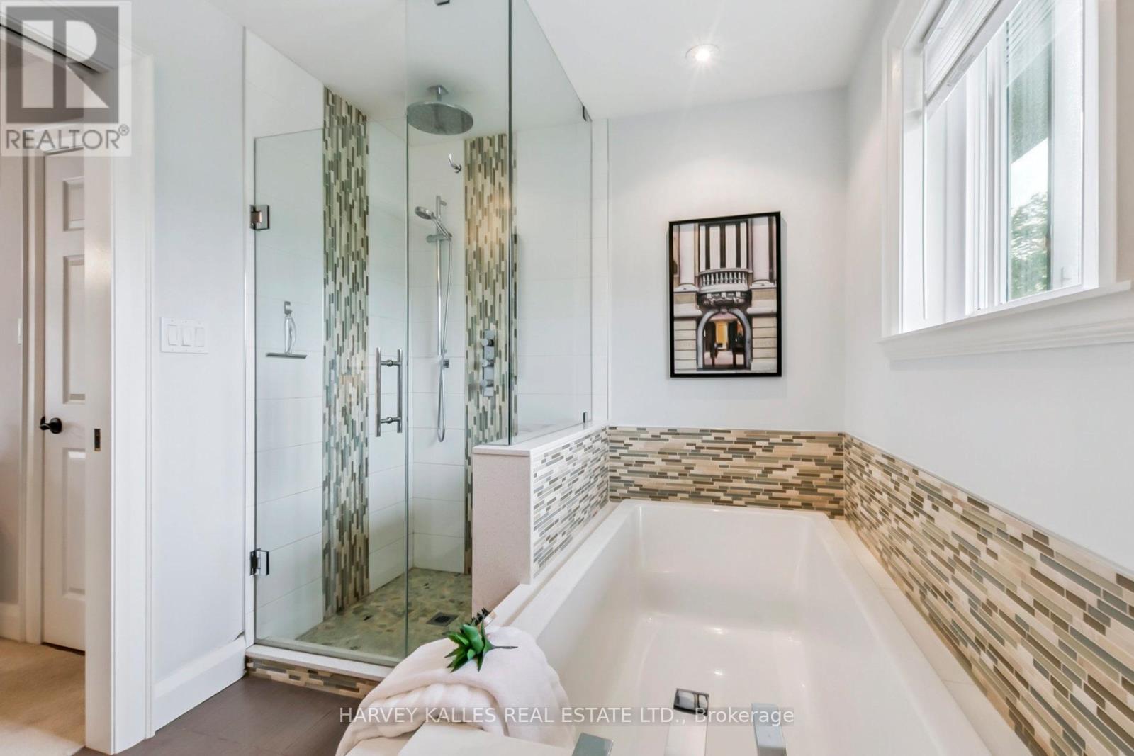 92 Golf Links Drive, Aurora, Ontario  L4G 3V3 - Photo 36 - N12493514