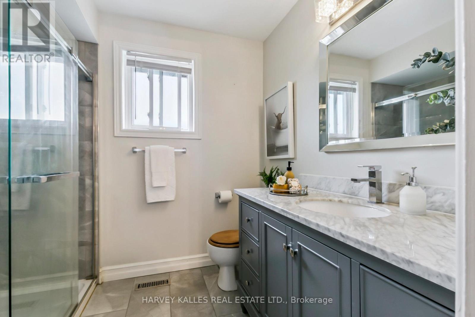 92 Golf Links Drive, Aurora, Ontario  L4G 3V3 - Photo 42 - N12493514