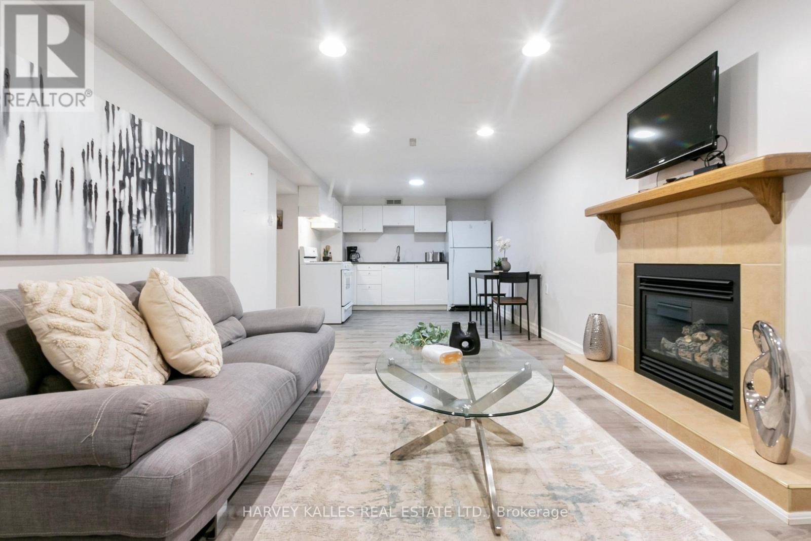 92 Golf Links Drive, Aurora, Ontario  L4G 3V3 - Photo 45 - N12493514