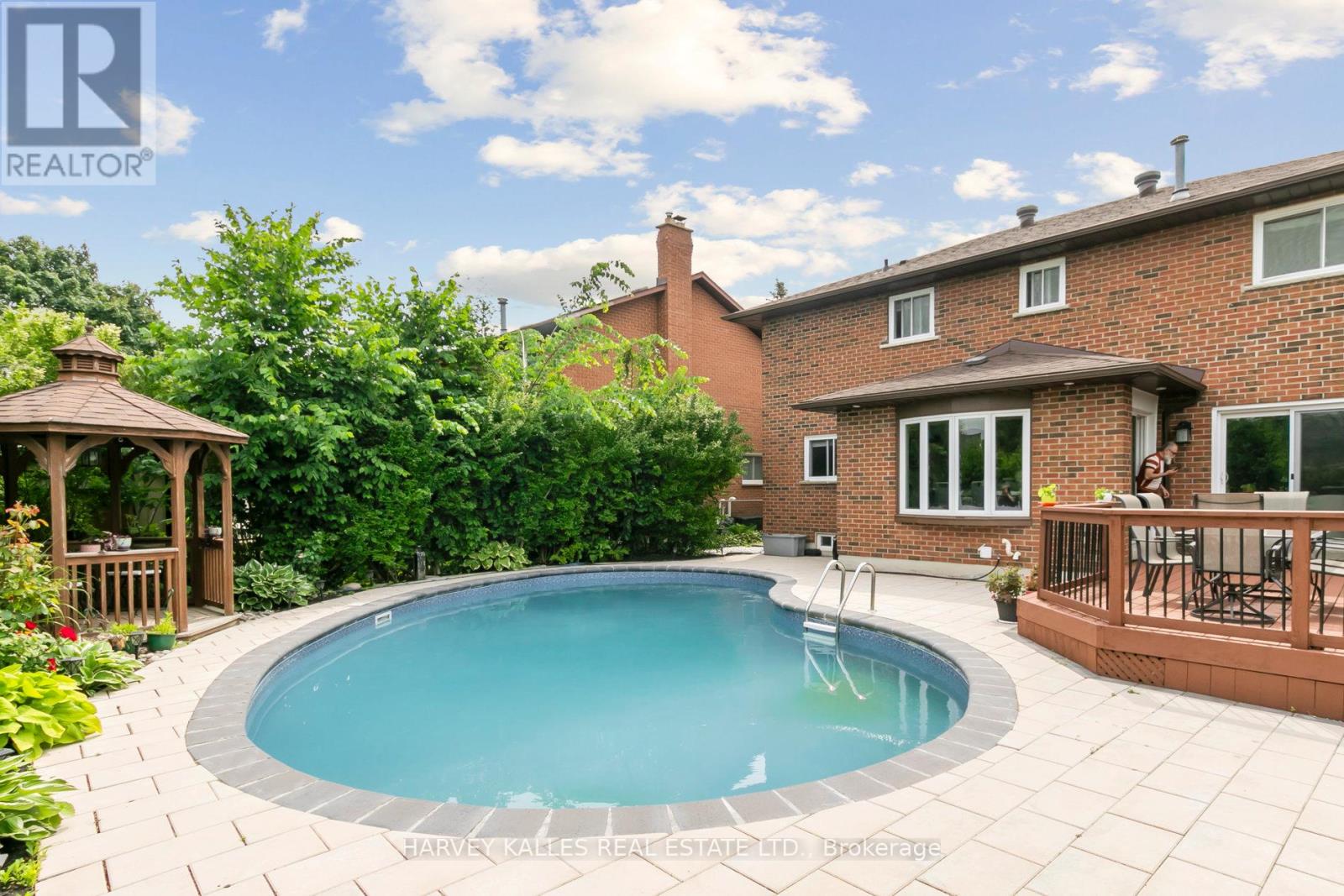 92 Golf Links Drive, Aurora, Ontario  L4G 3V3 - Photo 47 - N12493514