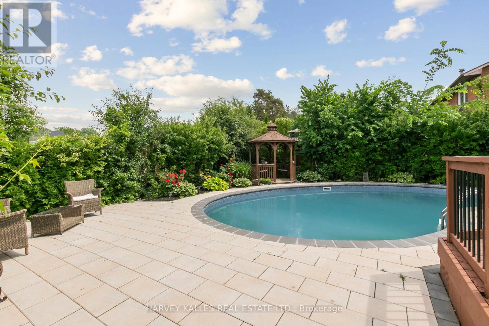 92 Golf Links Drive, Aurora, Ontario  L4G 3V3 - Photo 48 - N12493514