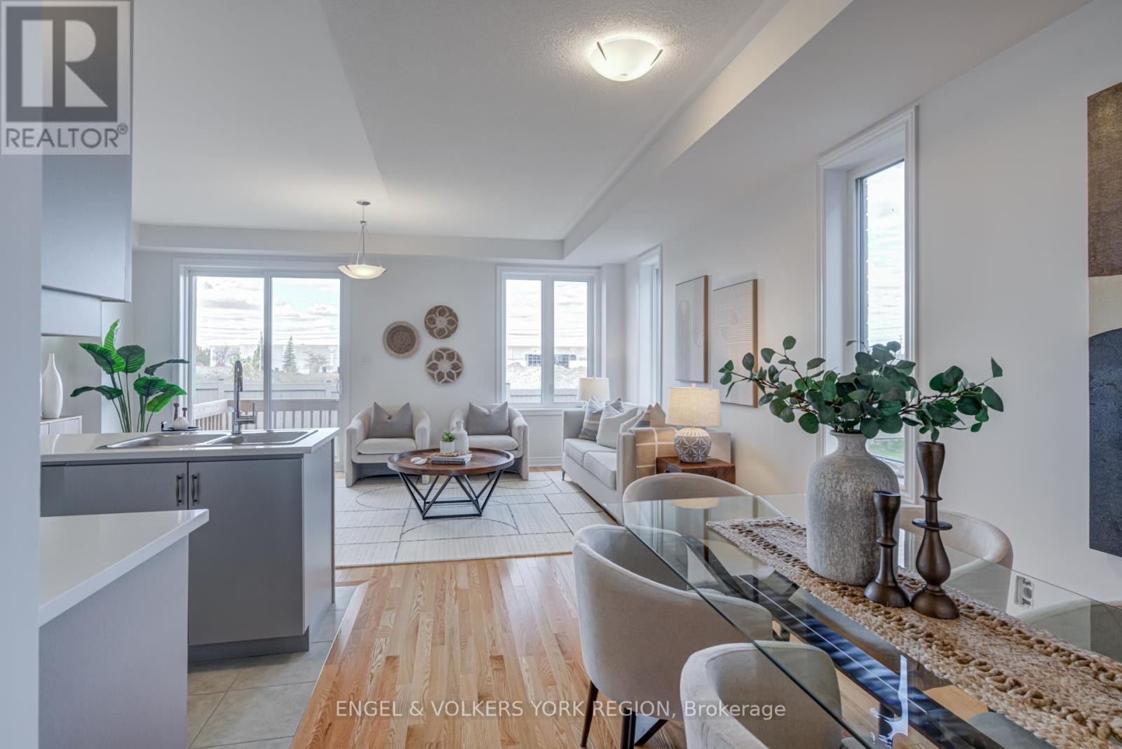 156 Mumbai Drive, Markham, Ontario  L3S 3K5 - Photo 10 - N12493526