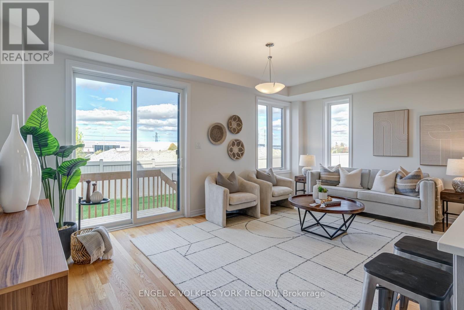 156 Mumbai Drive, Markham, Ontario  L3S 3K5 - Photo 11 - N12493526