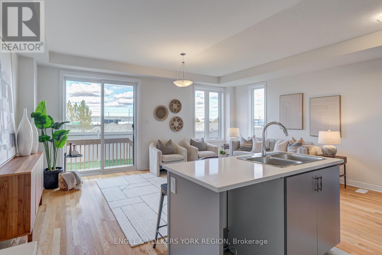 156 Mumbai Drive, Markham, Ontario  L3S 3K5 - Photo 19 - N12493526