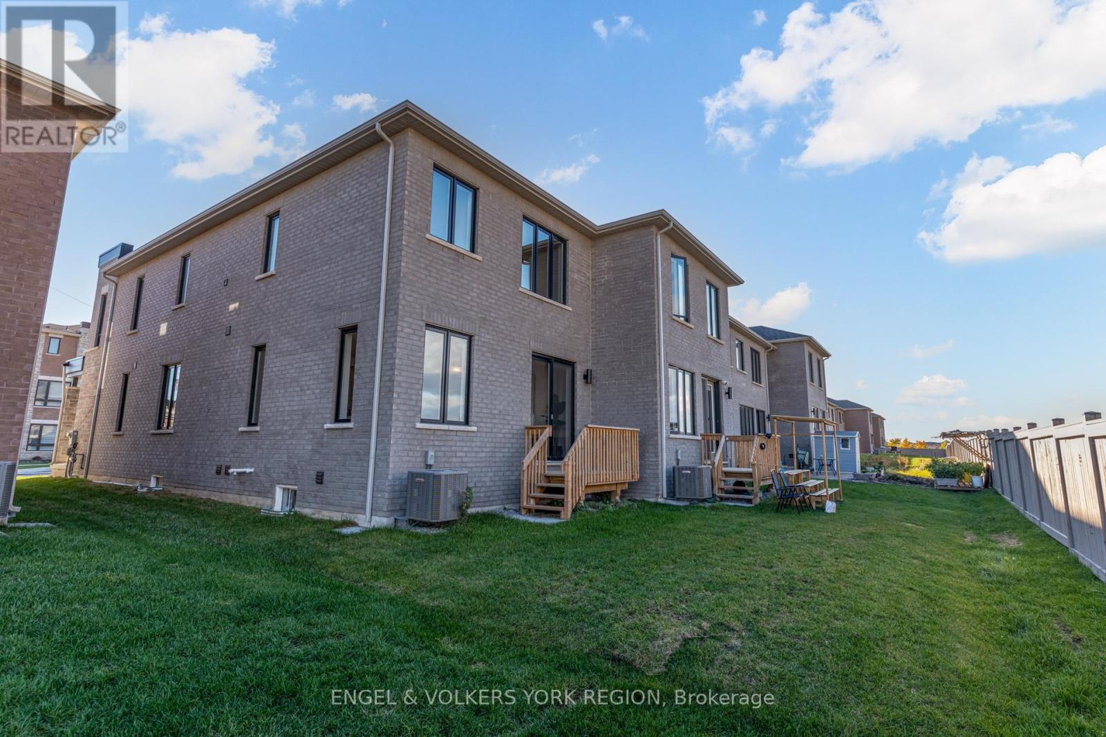 156 Mumbai Drive, Markham, Ontario  L3S 3K5 - Photo 33 - N12493526