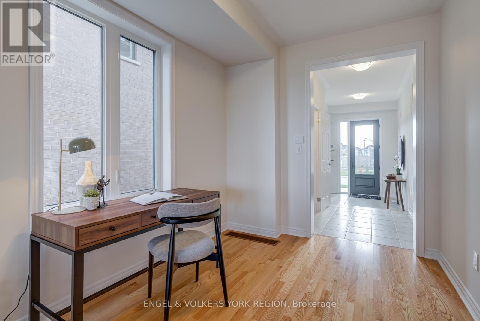 156 Mumbai Drive, Markham, Ontario  L3S 3K5 - Photo 6 - N12493526