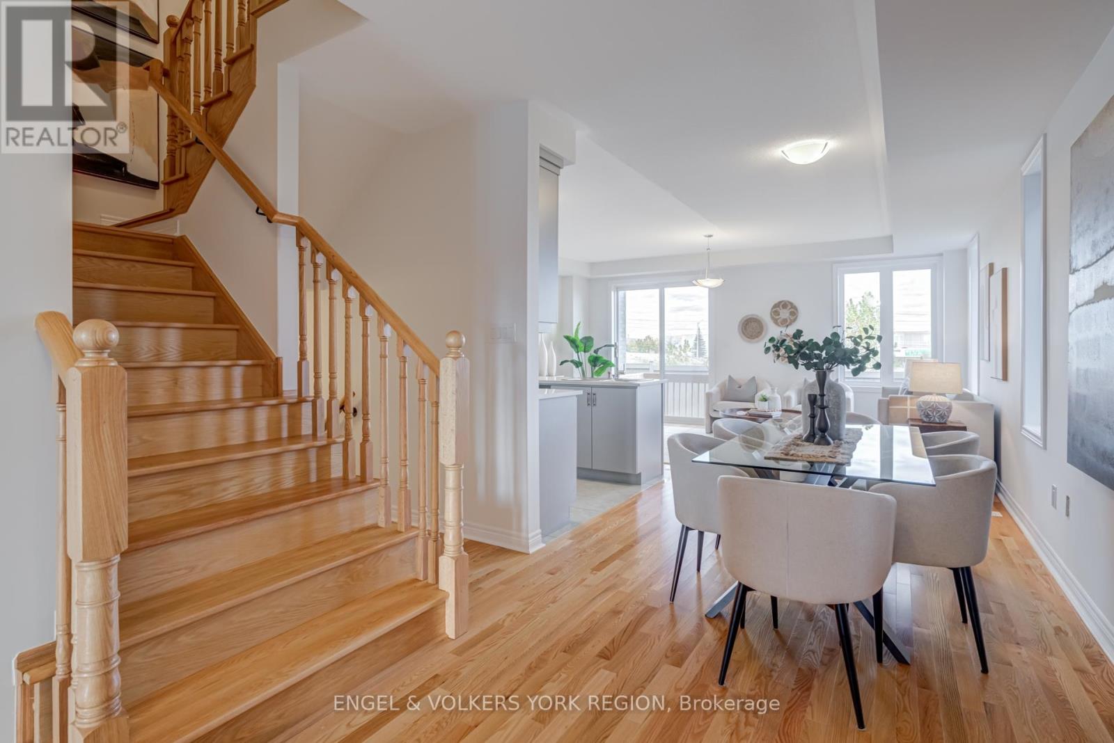 156 Mumbai Drive, Markham, Ontario  L3S 3K5 - Photo 7 - N12493526