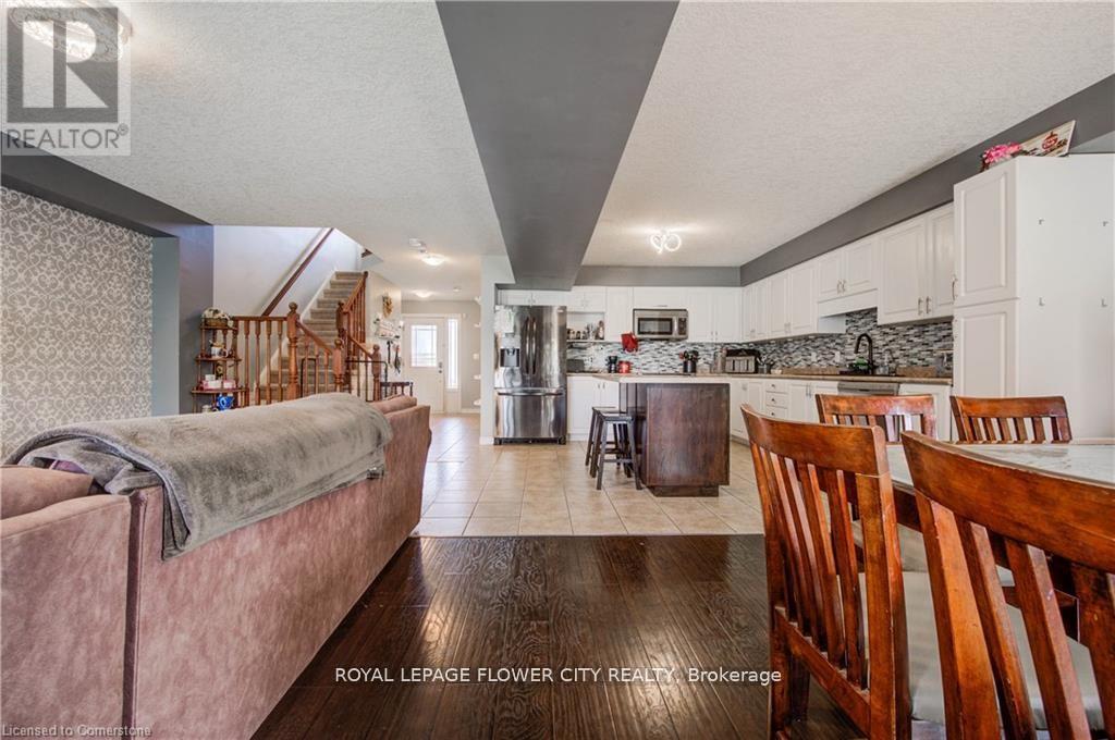 187 Huck Crescent W, Kitchener, Ontario  N2N 3P7 - Photo 7 - X12491664