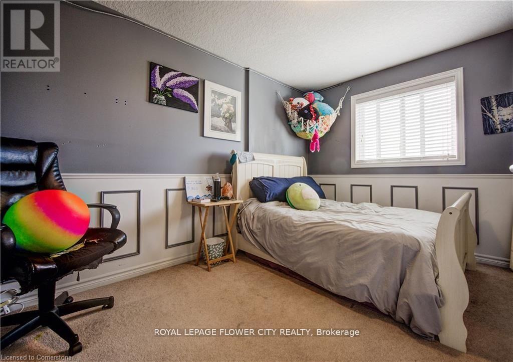 187 Huck Crescent W, Kitchener, Ontario  N2N 3P7 - Photo 17 - X12491664