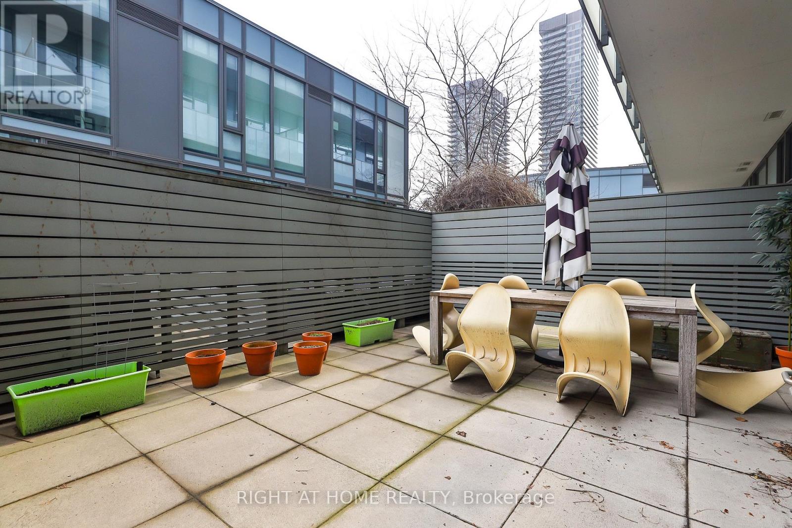 625 - 1 Market Street, Toronto, Ontario  M5E 0A2 - Photo 12 - C12442860