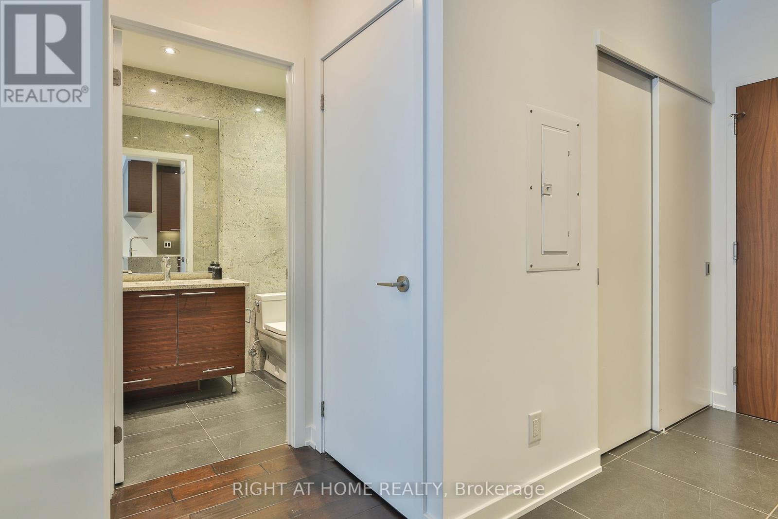 625 - 1 Market Street, Toronto, Ontario  M5E 0A2 - Photo 7 - C12442860