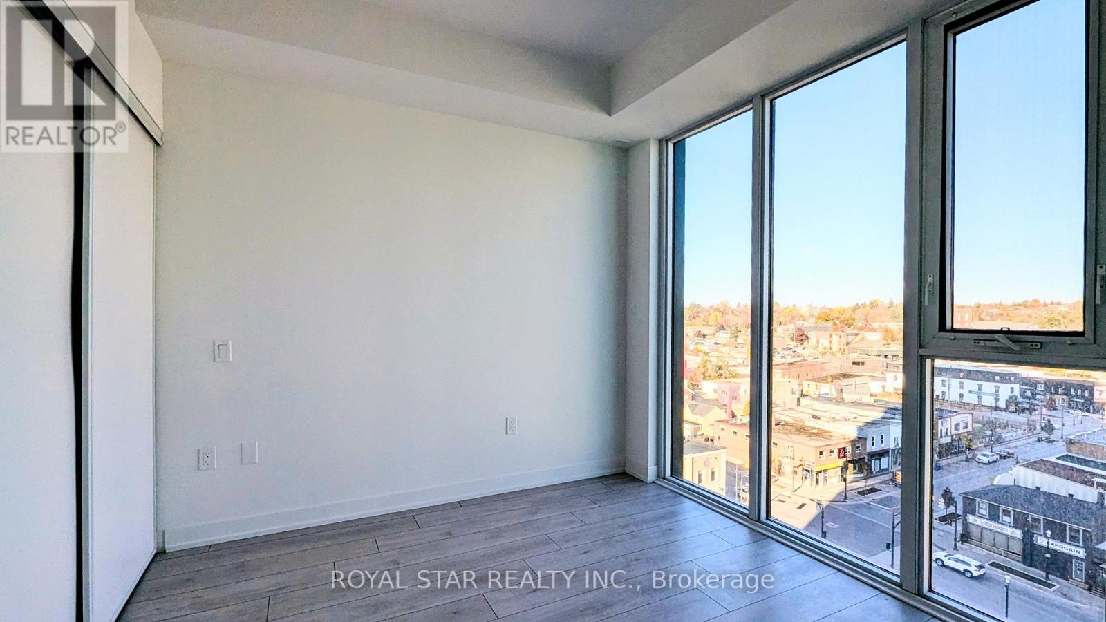 806 - 39 Mary Street, Barrie, Ontario  L4N 1S9 - Photo 5 - S12492796