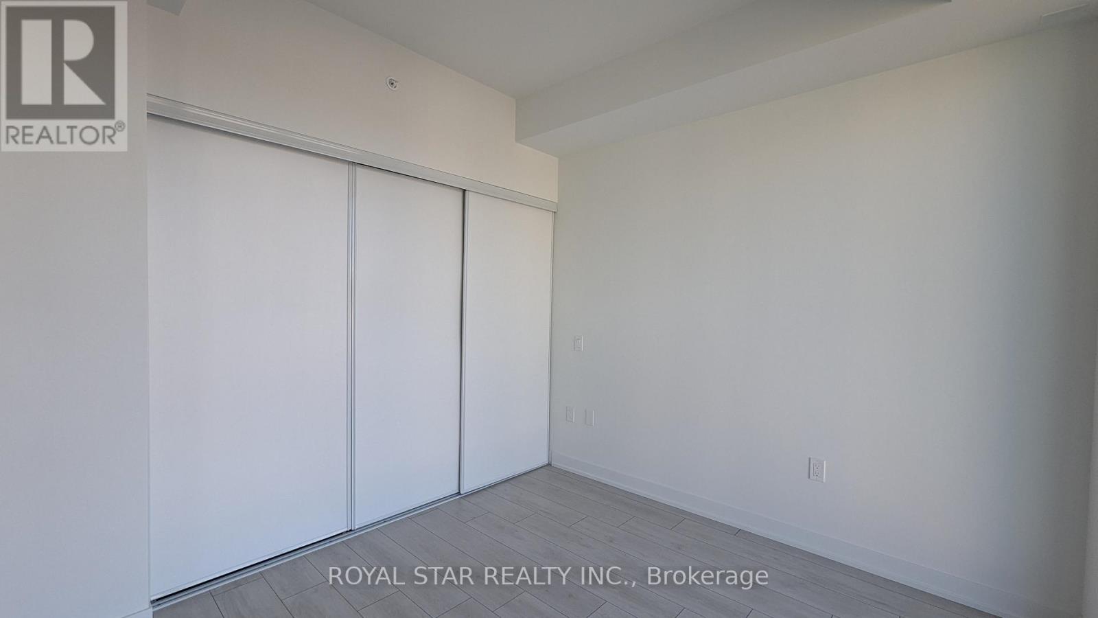 806 - 39 Mary Street, Barrie, Ontario  L4N 1S9 - Photo 6 - S12492796