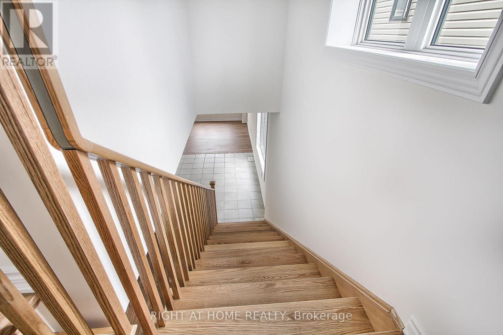 15 Durham Avenue, Barrie, Ontario  L9J 0W7 - Photo 11 - S12493478