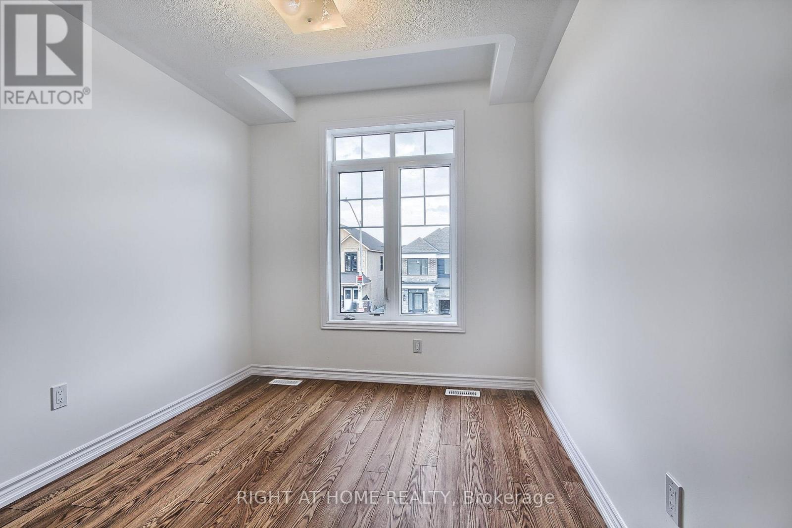 15 Durham Avenue, Barrie, Ontario  L9J 0W7 - Photo 16 - S12493478