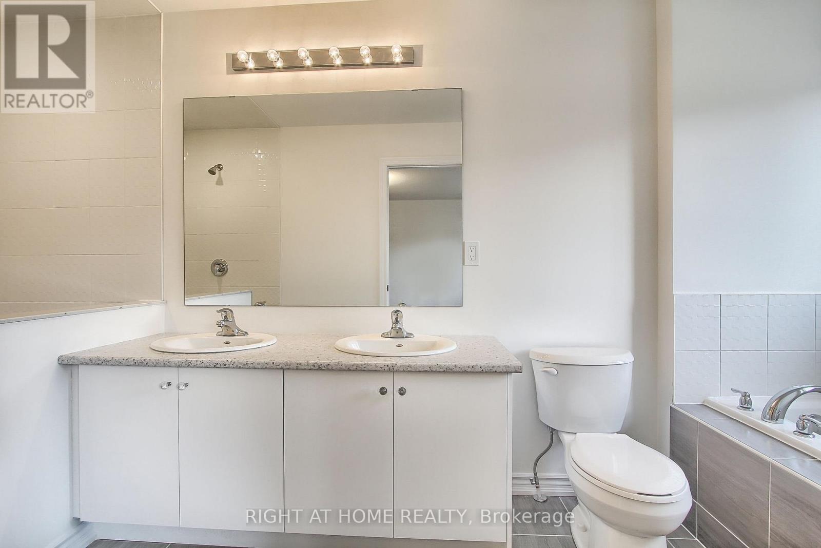 15 Durham Avenue, Barrie, Ontario  L9J 0W7 - Photo 19 - S12493478