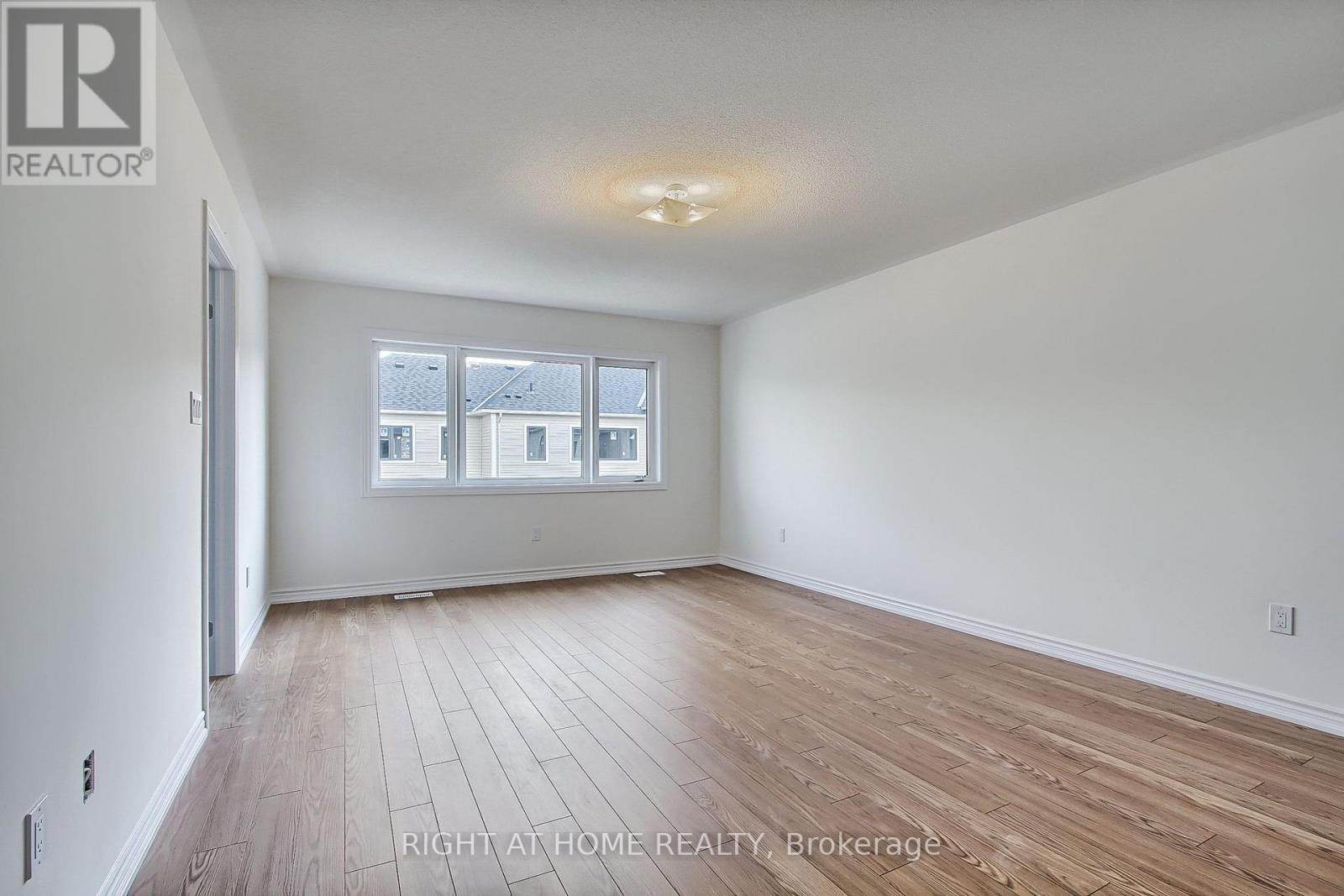 15 Durham Avenue, Barrie, Ontario  L9J 0W7 - Photo 22 - S12493478