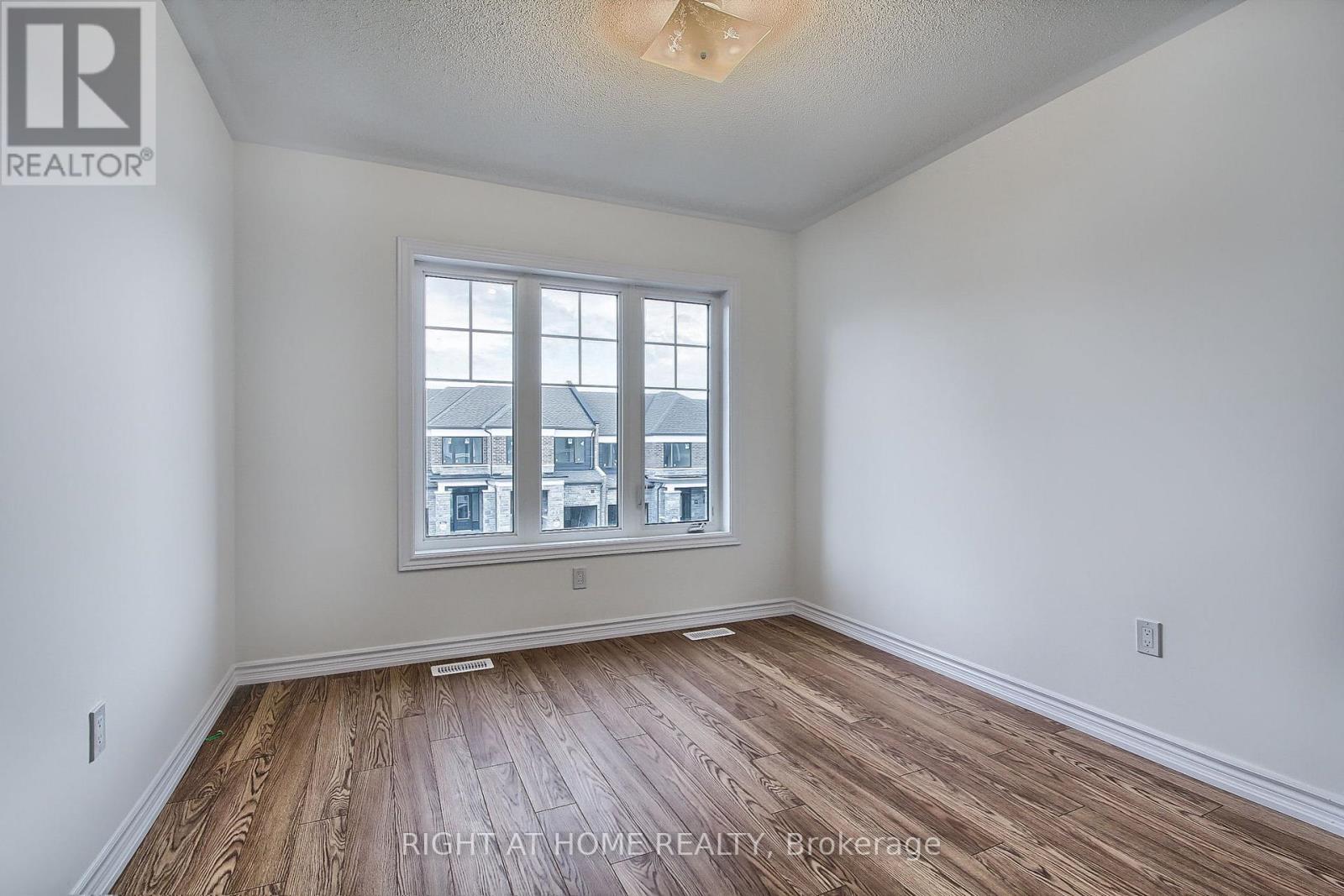 15 Durham Avenue, Barrie, Ontario  L9J 0W7 - Photo 25 - S12493478