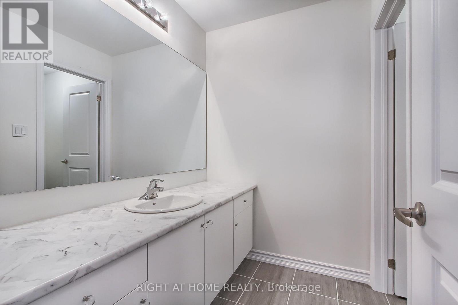 15 Durham Avenue, Barrie, Ontario  L9J 0W7 - Photo 27 - S12493478