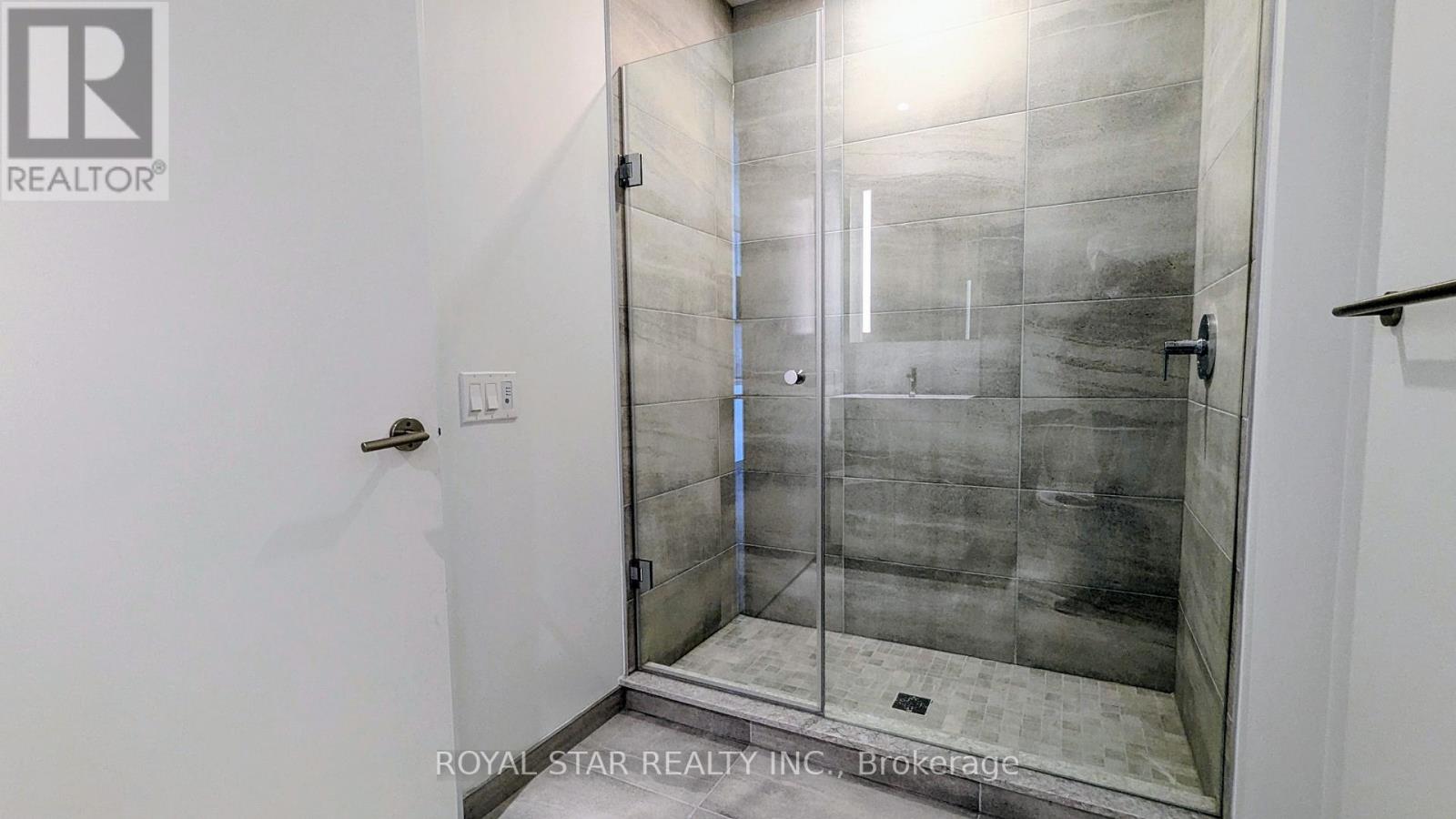 806 - 39 Mary Street, Barrie, Ontario  L4N 1S9 - Photo 8 - S12492796