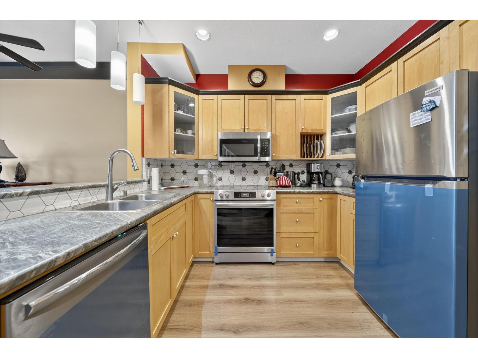 30 7250 144 Street, Surrey, British Columbia  V3W 1L7 - Photo 5 - R3047560