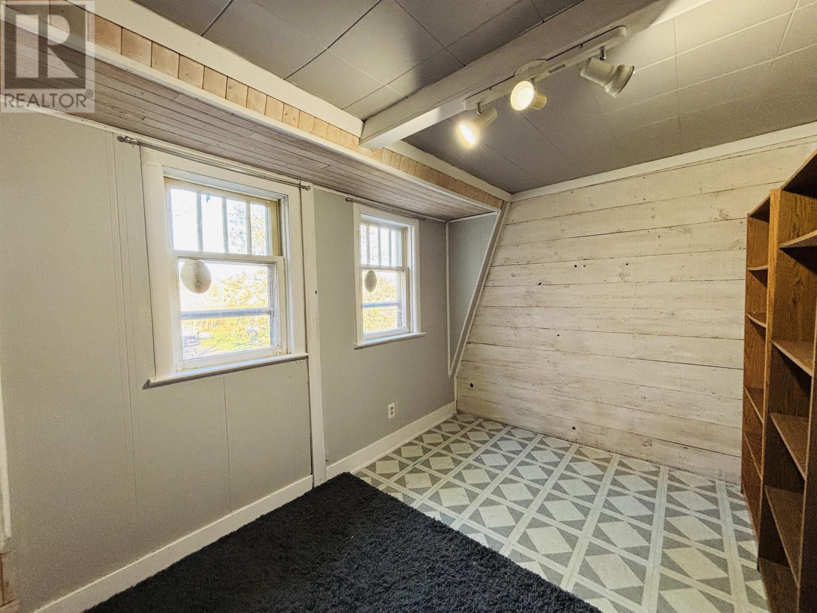 219 Fifth St N, Kenora, Ontario  P9N 2N8 - Photo 22 - TB253368