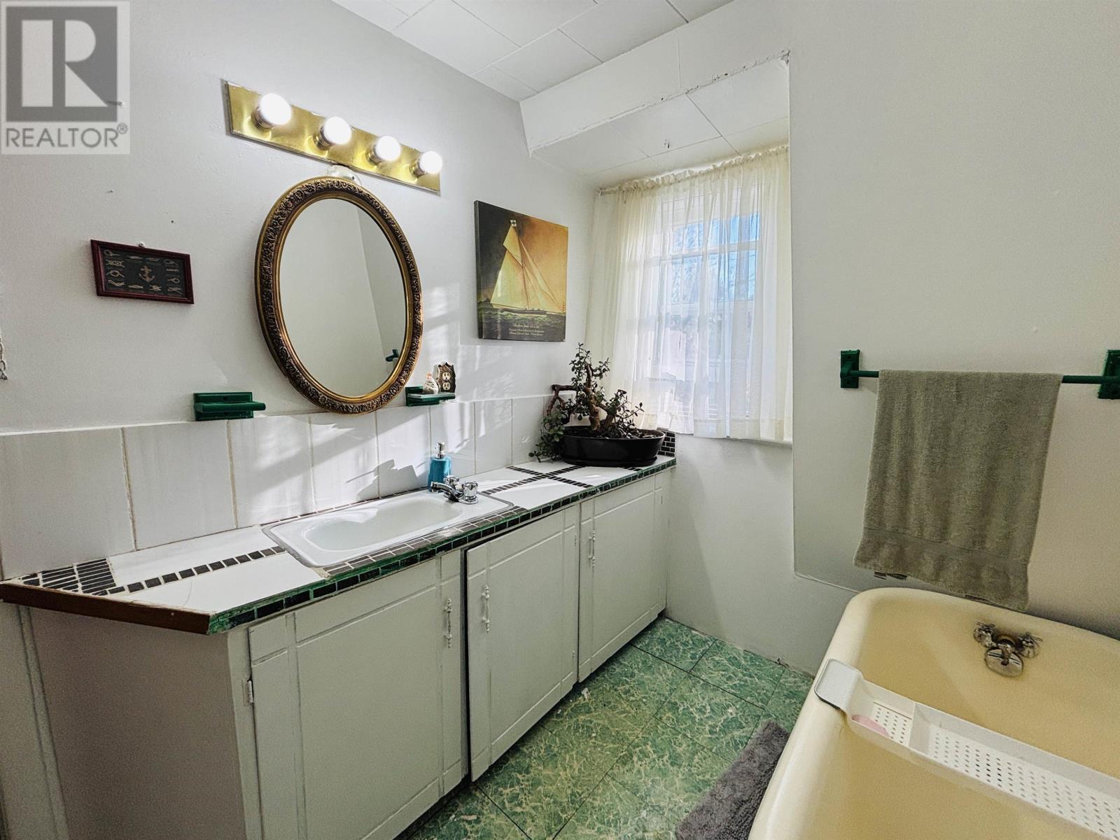 219 Fifth St N, Kenora, Ontario  P9N 2N8 - Photo 17 - TB253368