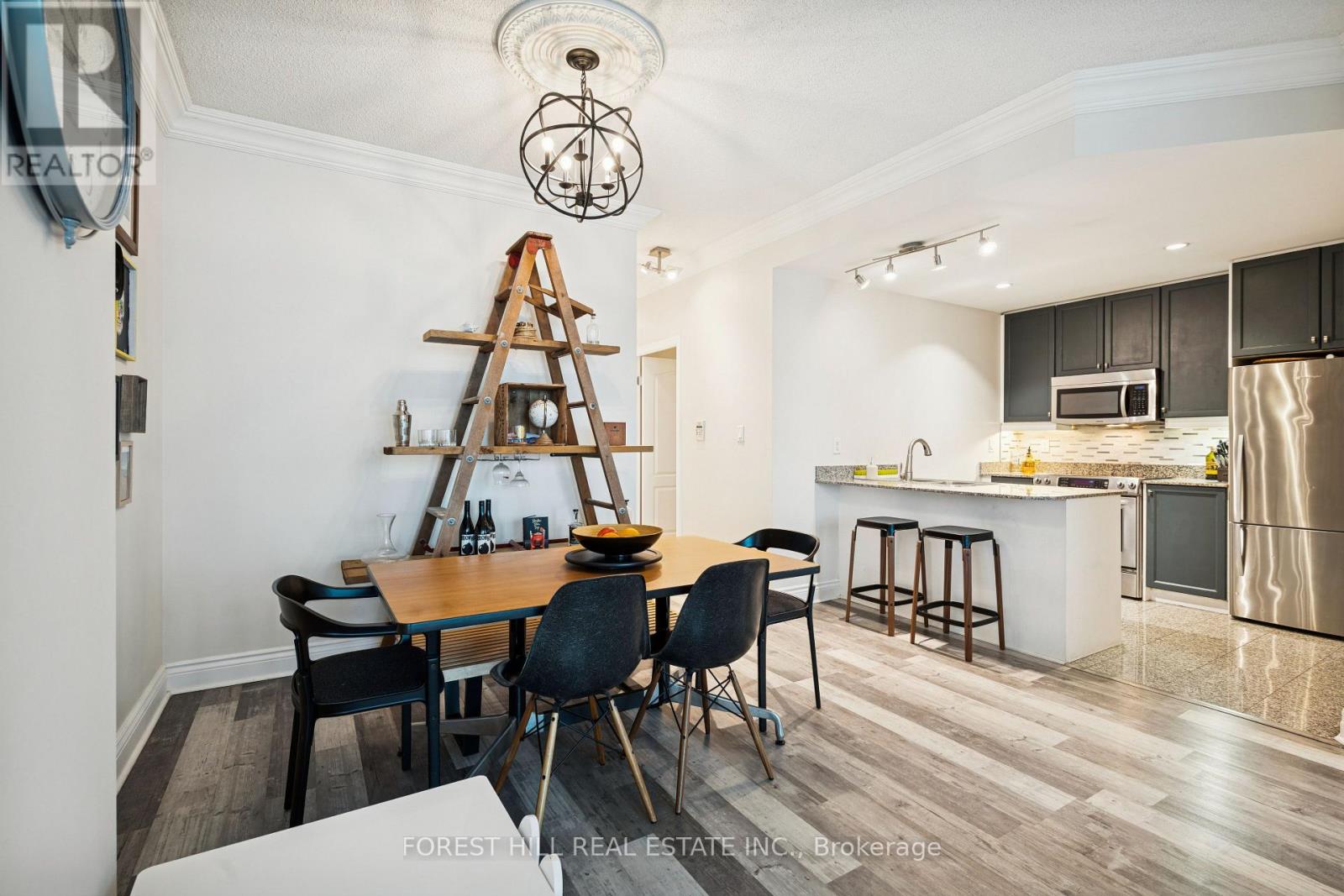 906 - 88 Palace Pier Court, Toronto, Ontario  M8V 4C2 - Photo 10 - W12493380