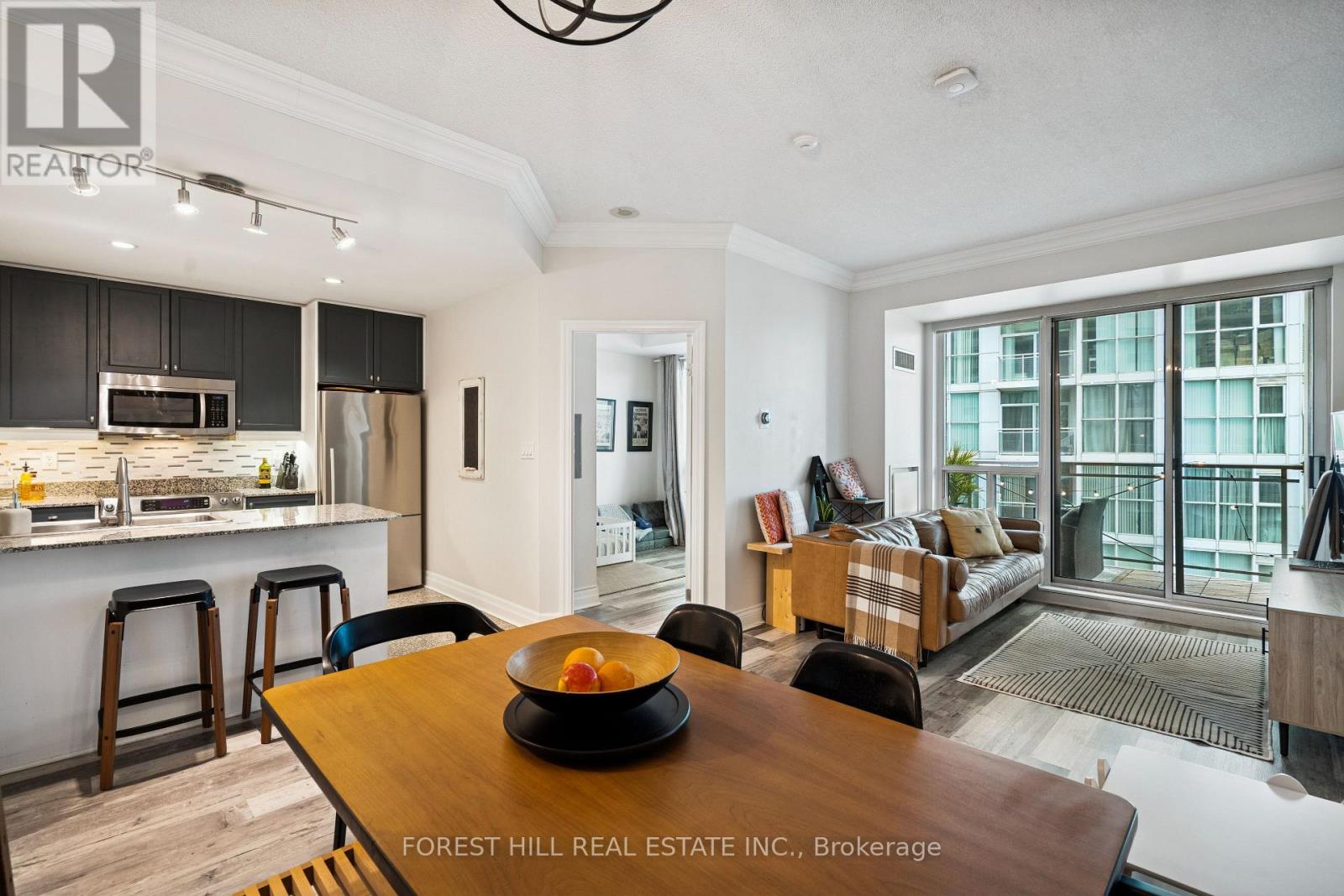 906 - 88 Palace Pier Court, Toronto, Ontario  M8V 4C2 - Photo 11 - W12493380