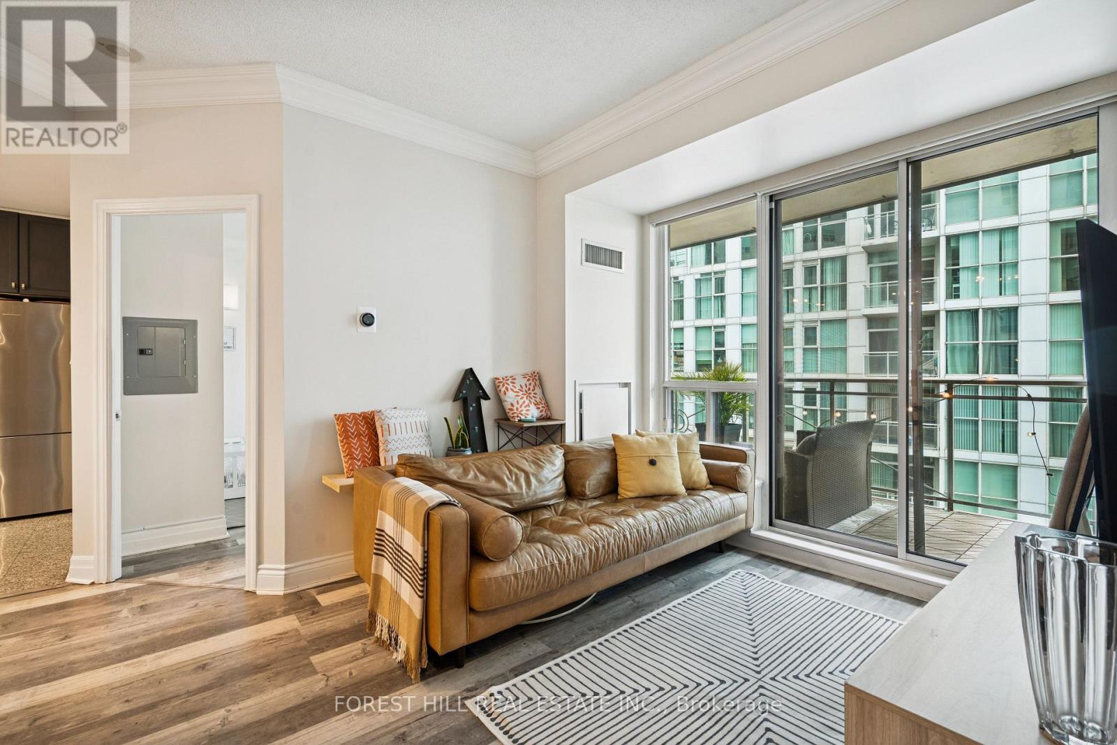 906 - 88 Palace Pier Court, Toronto, Ontario  M8V 4C2 - Photo 12 - W12493380