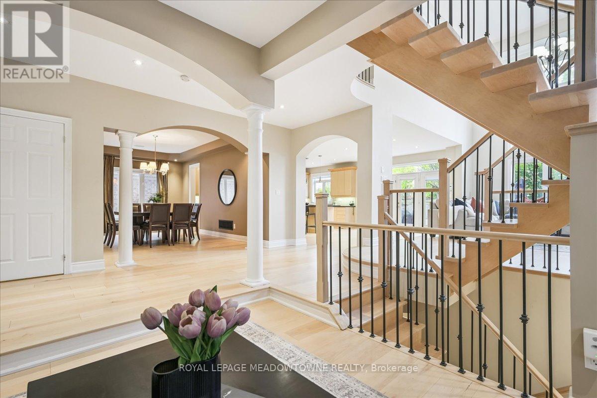 1468 Ferncrest Road, Oakville, Ontario  L6H 7W2 - Photo 11 - W12493390