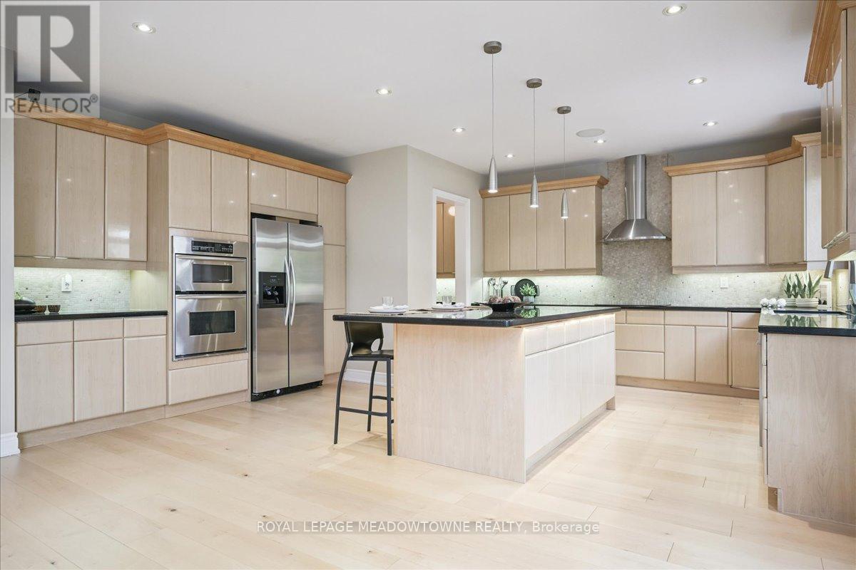 1468 Ferncrest Road, Oakville, Ontario  L6H 7W2 - Photo 18 - W12493390