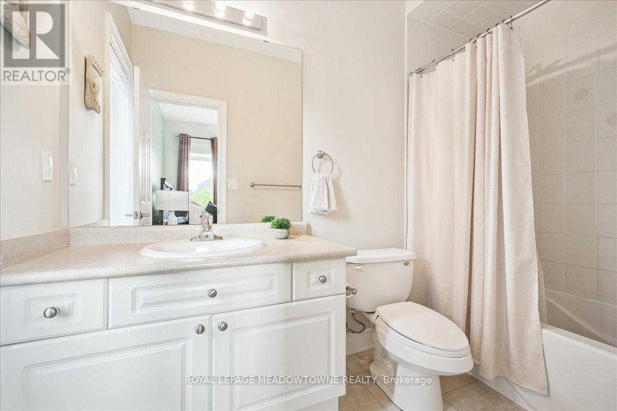 1468 Ferncrest Road, Oakville, Ontario  L6H 7W2 - Photo 36 - W12493390