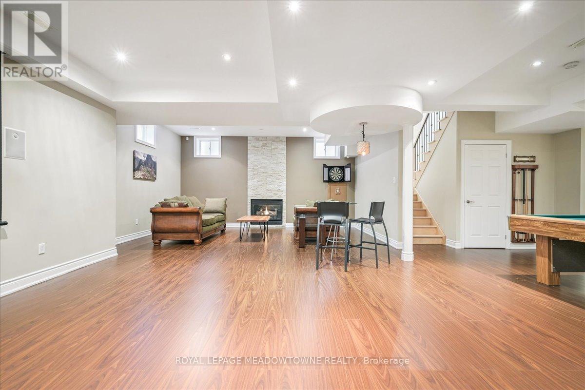 1468 Ferncrest Road, Oakville, Ontario  L6H 7W2 - Photo 39 - W12493390