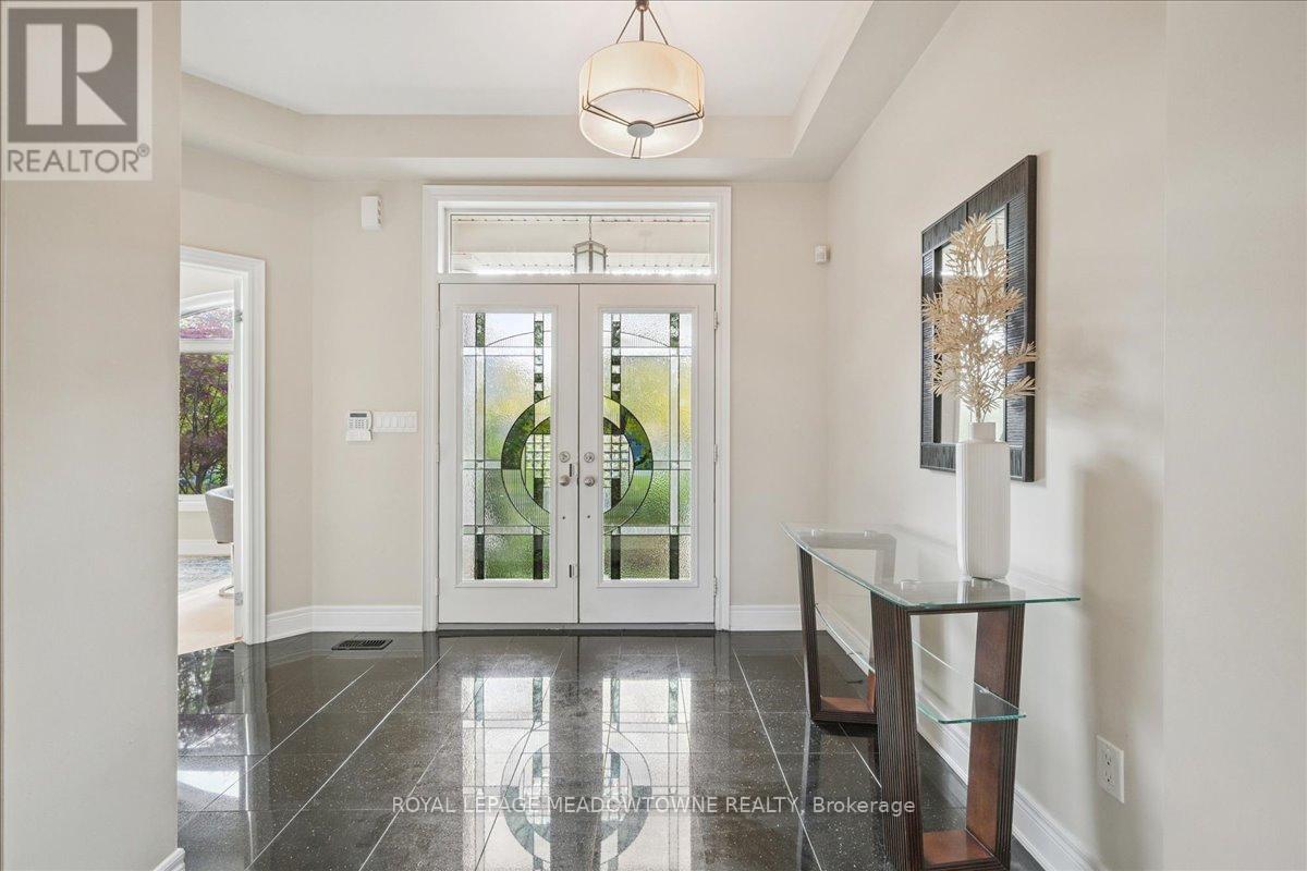 1468 Ferncrest Road, Oakville, Ontario  L6H 7W2 - Photo 4 - W12493390