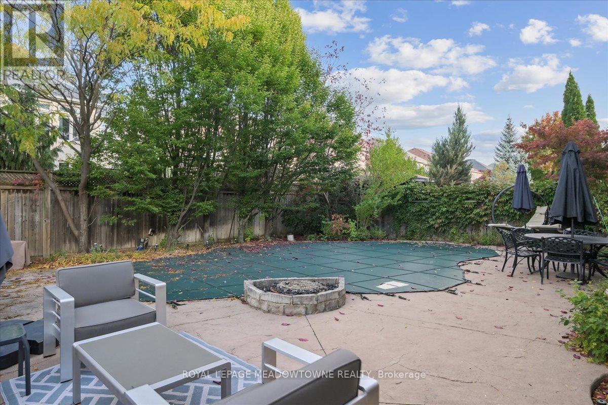 1468 Ferncrest Road, Oakville, Ontario  L6H 7W2 - Photo 44 - W12493390